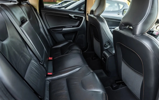 Volvo XC 60 cena 52900 przebieg: 210123, rok produkcji 2013 z Brok małe 562